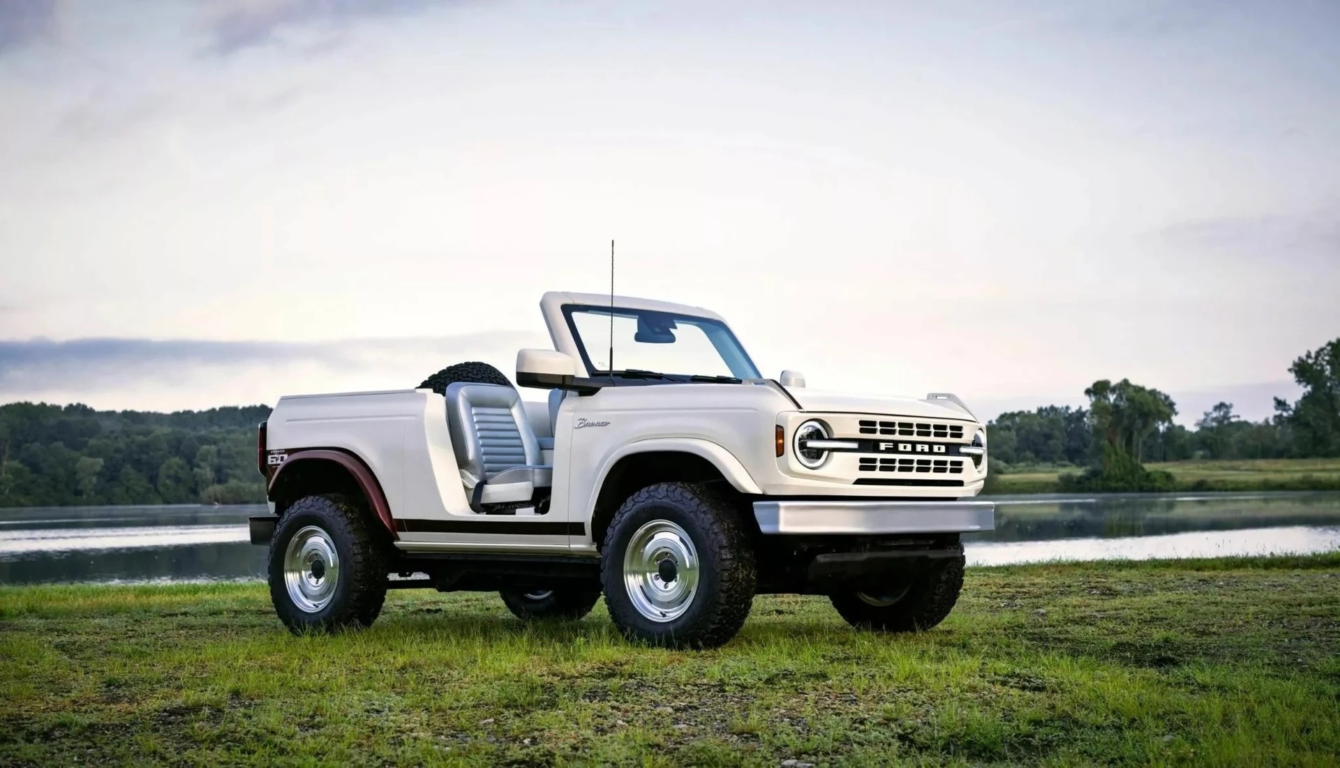 Ford_Bronco_Roadster_Concept_13.jpg