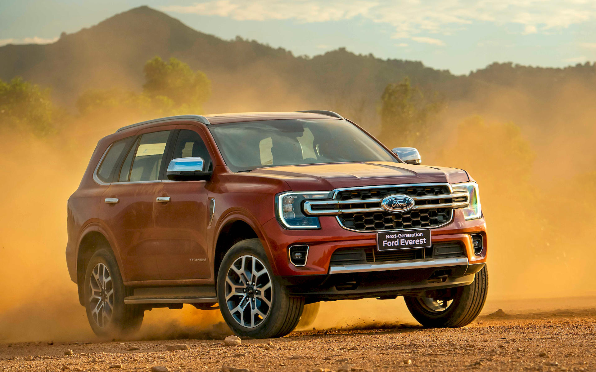 Ford_Everest Titanium 4x2.jpg