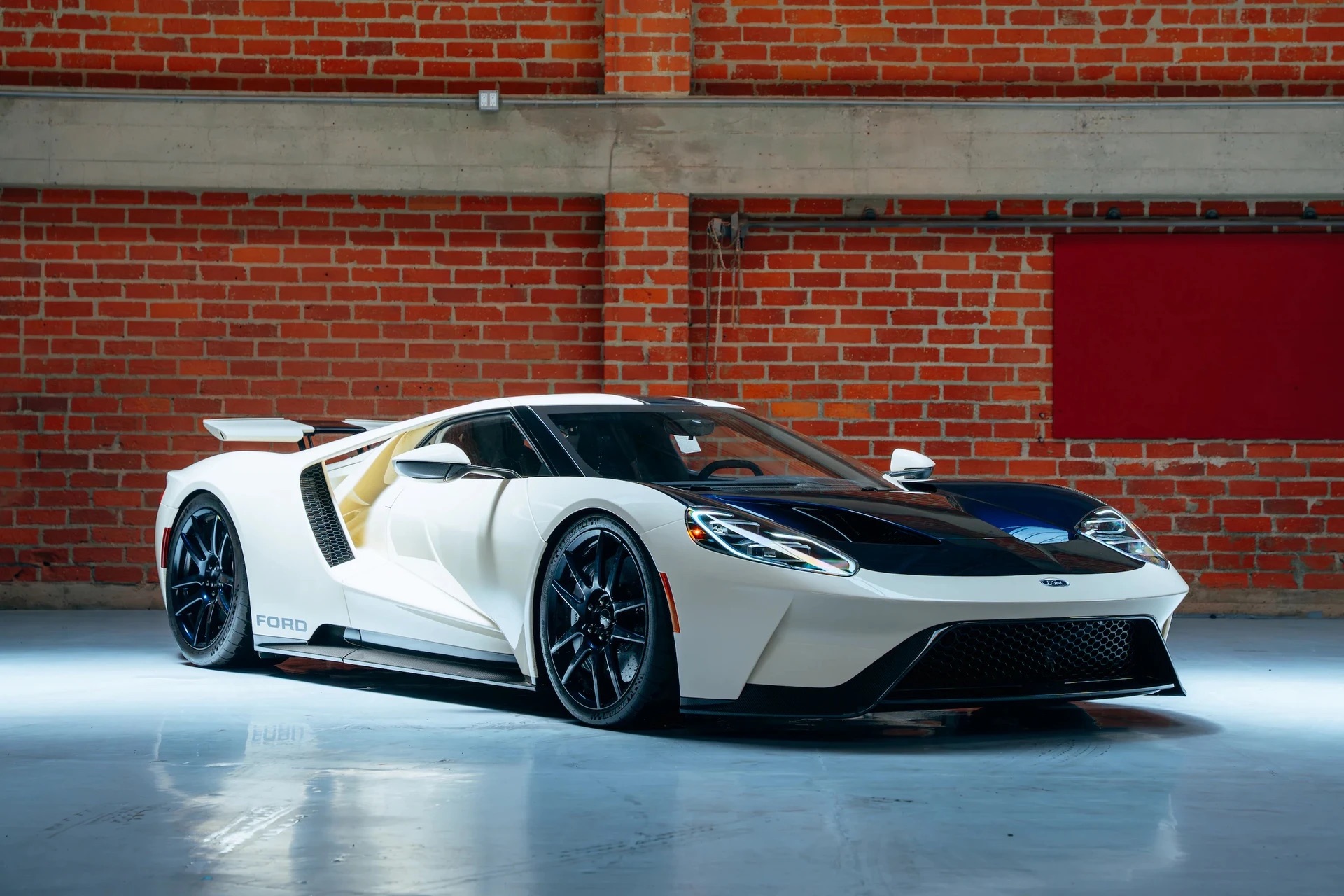 Ford_GT_Heritage_Edition_2.jpeg