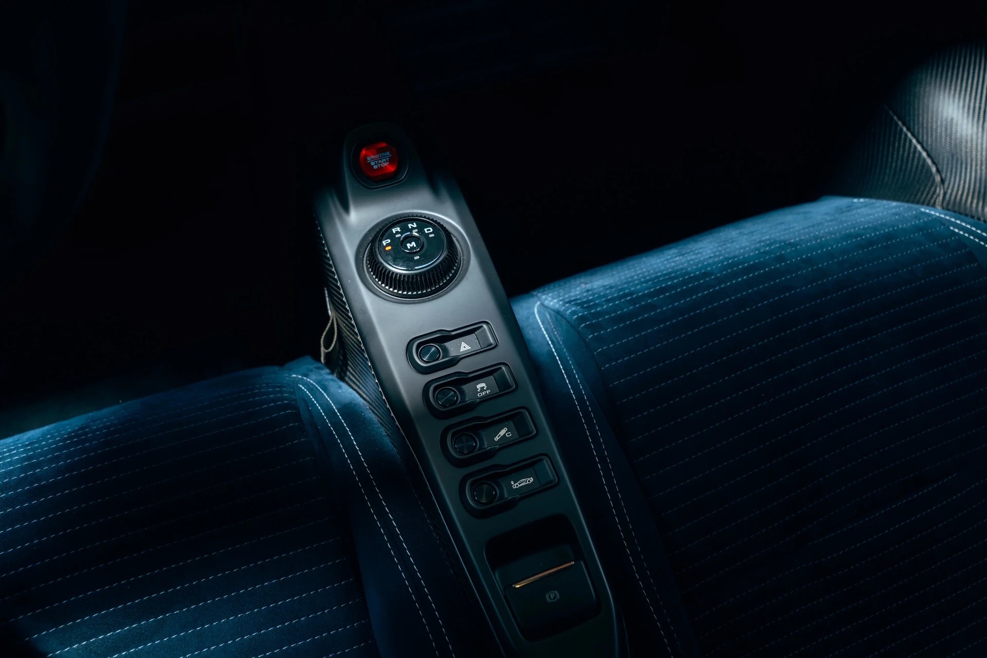 Ford_GT_Heritage_Edition_8.jpeg