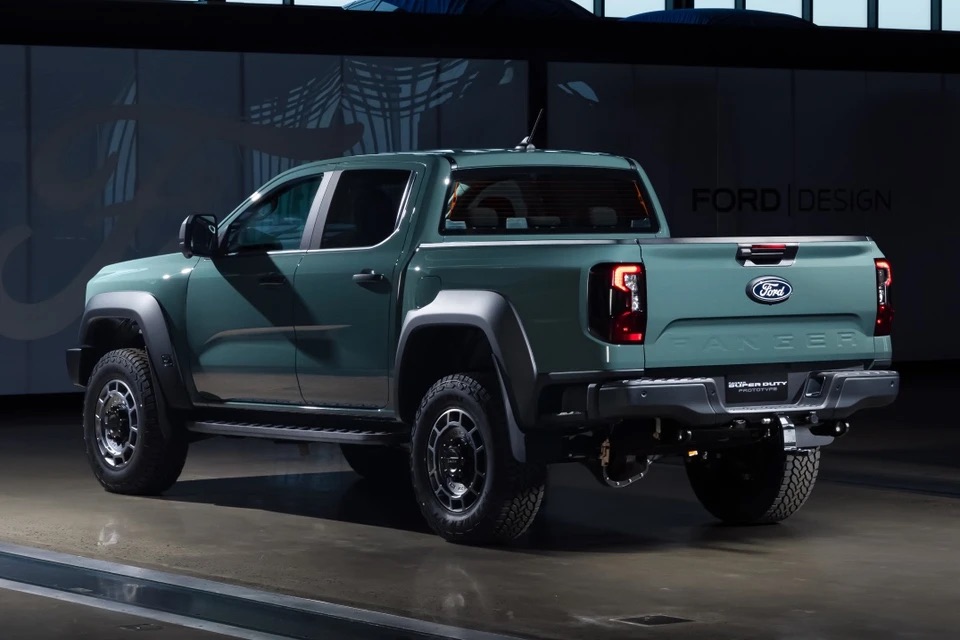 Ford_Ranger_Super_Duty_XLT_2.jpg