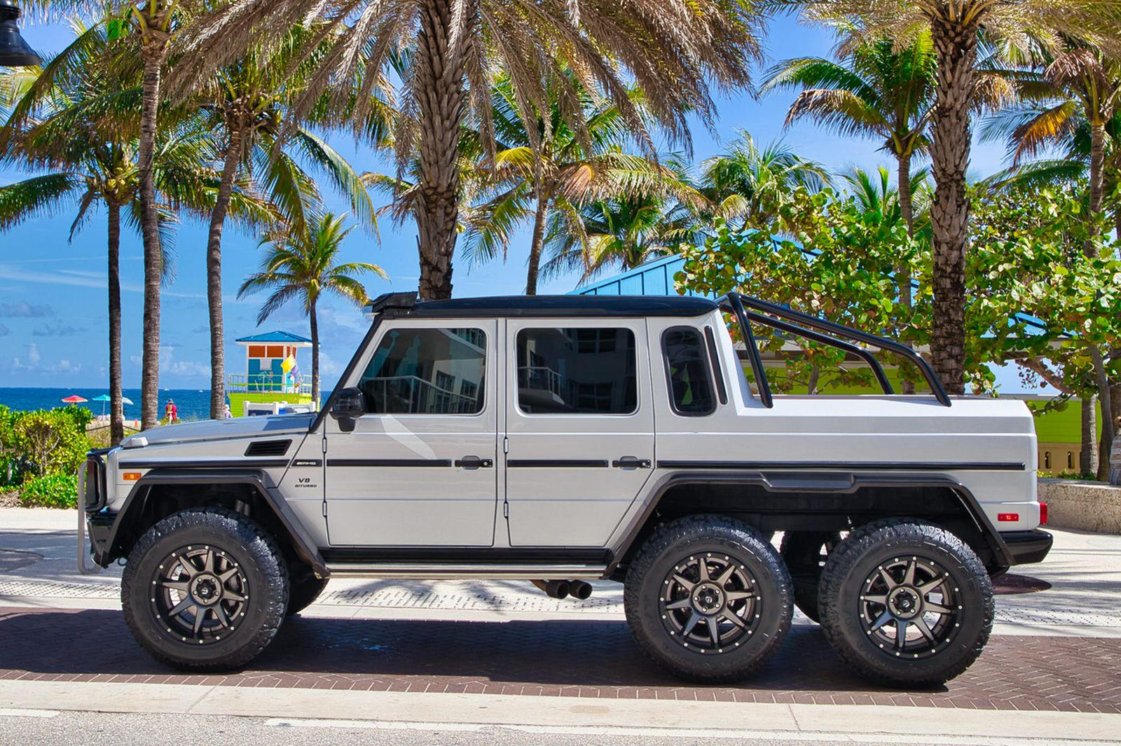 G63 6x6 Customs (1).jpg