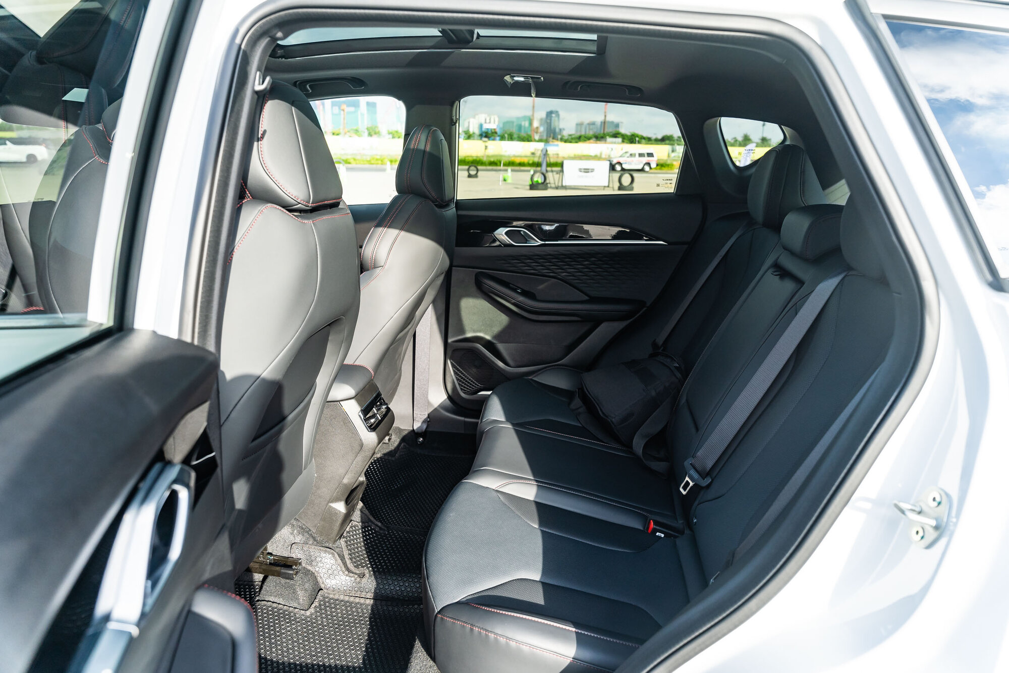 Geely-Coolray-2026 (1).jpg