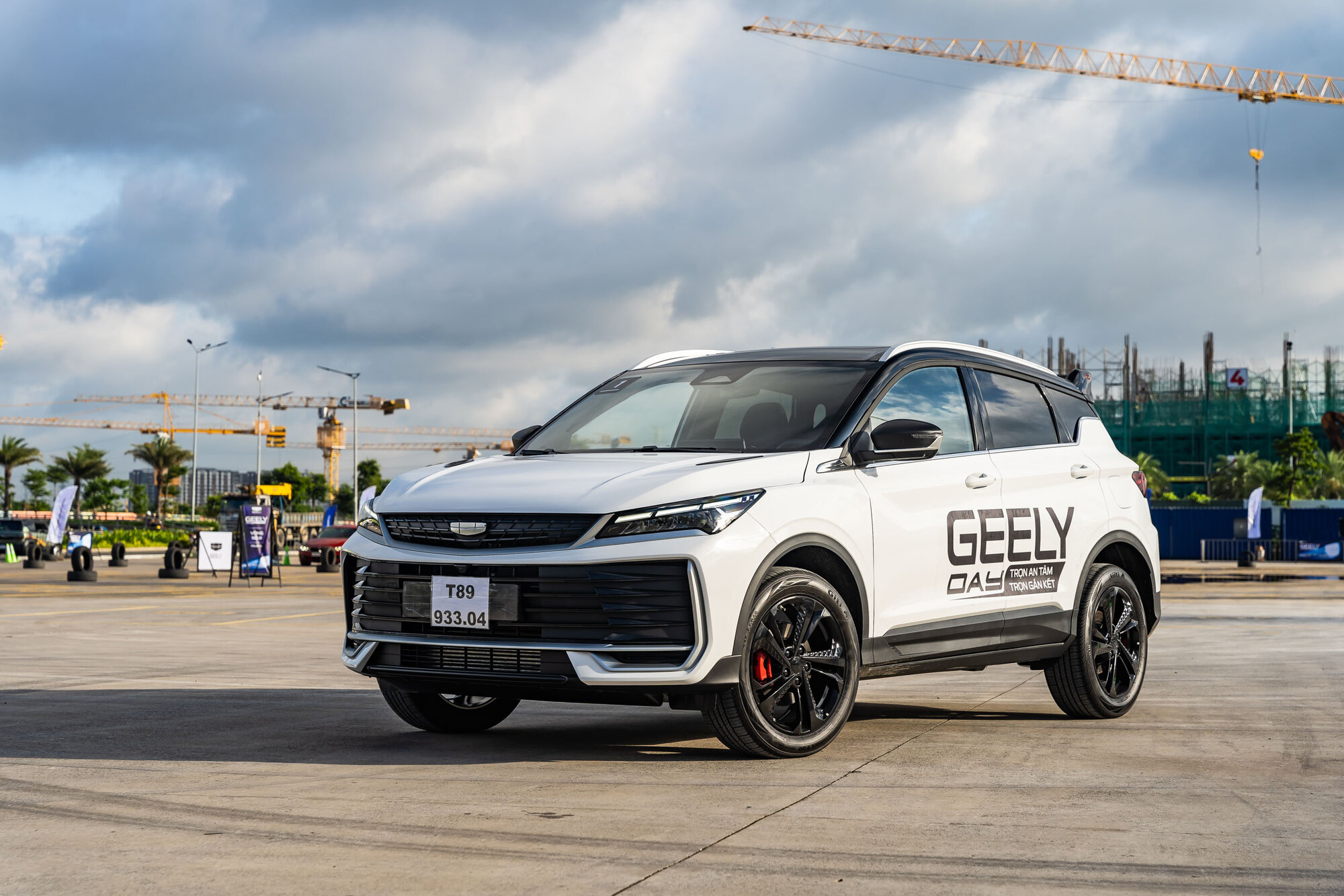 Geely-Coolray-2026 (10).jpg