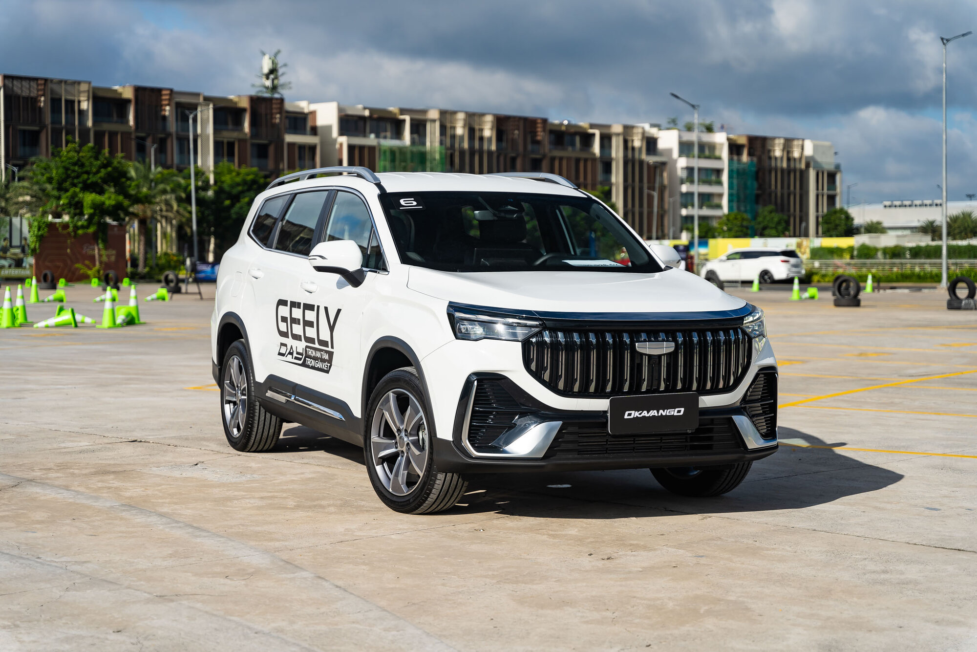 Geely-Okavango-2026 (11).jpg
