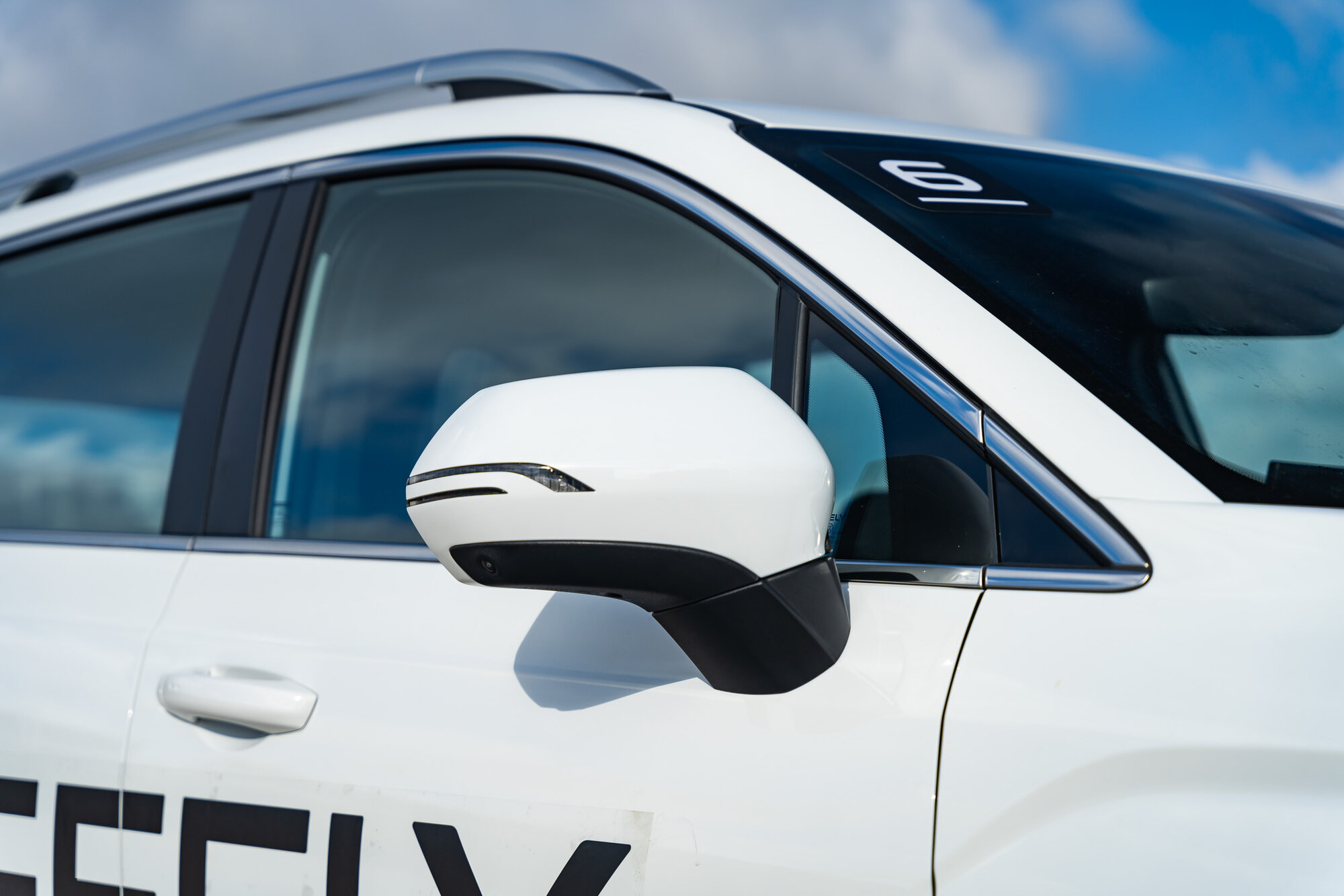 Geely-Okavango-2026 (12).jpg
