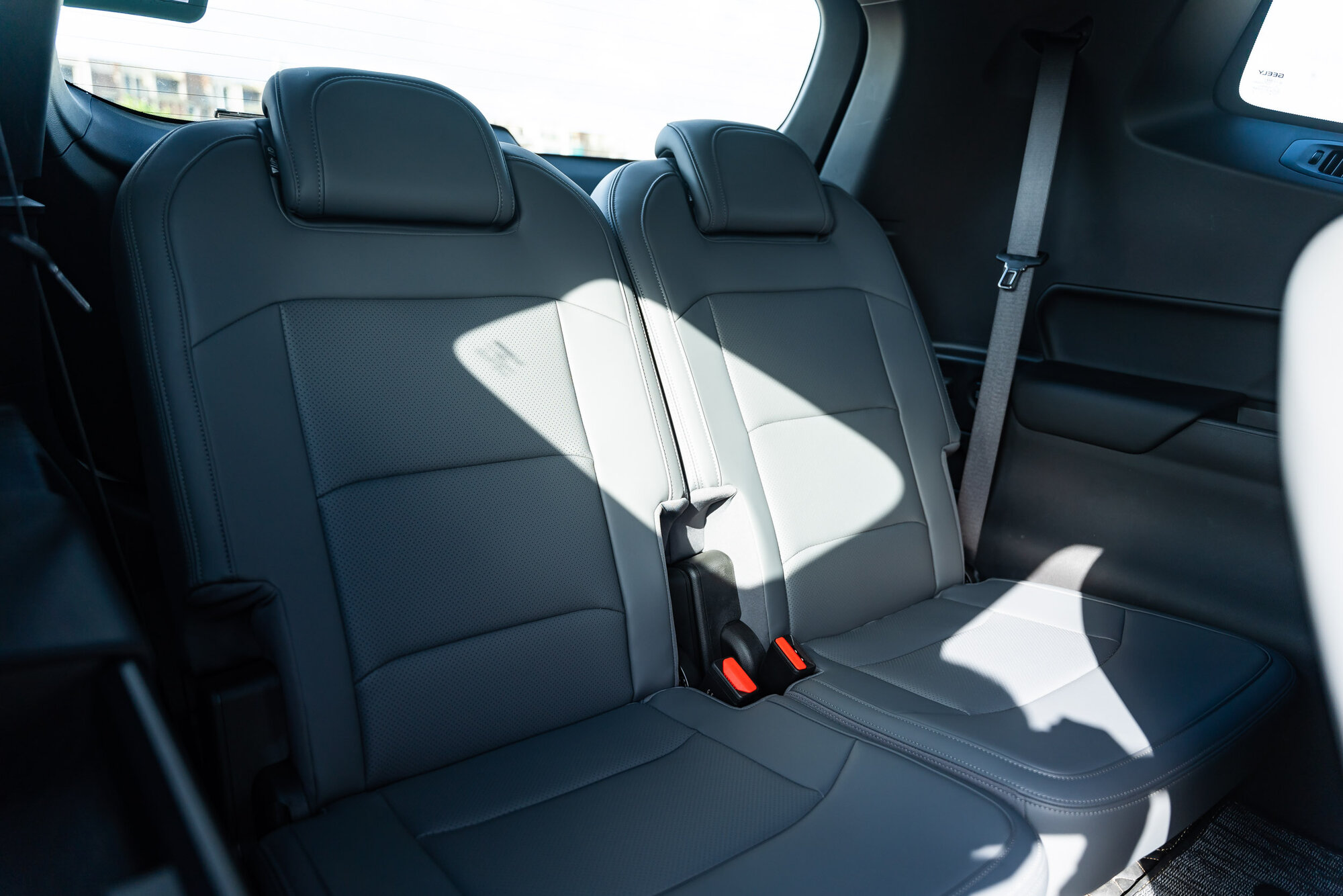 Geely-Okavango-2026 (9).jpg
