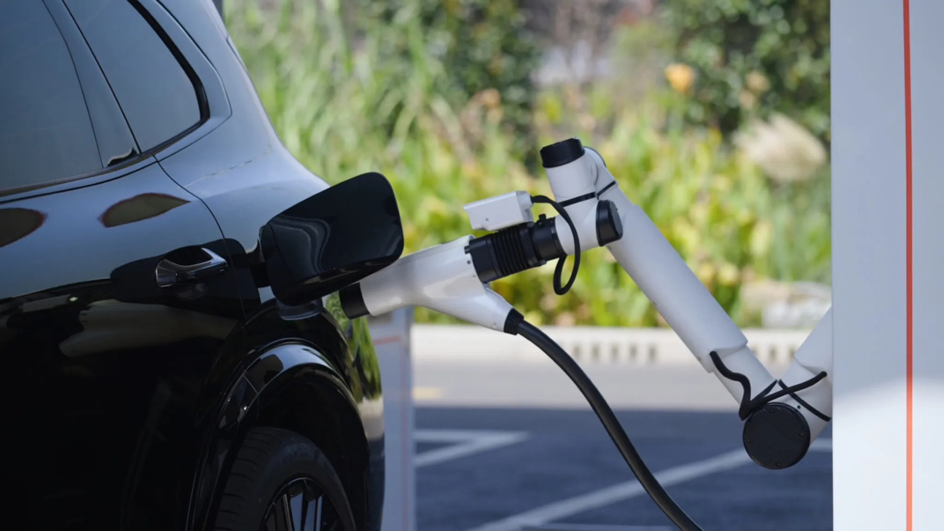 Geely-Smart-Charging-New-1-2048x1152 (Large).jpeg