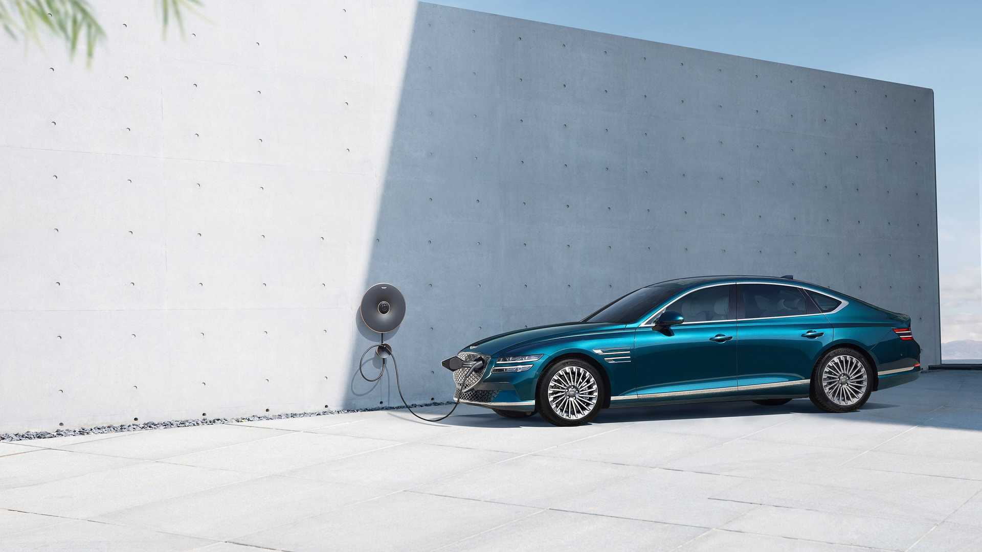 Genesis G80 Electrified (10).jpg