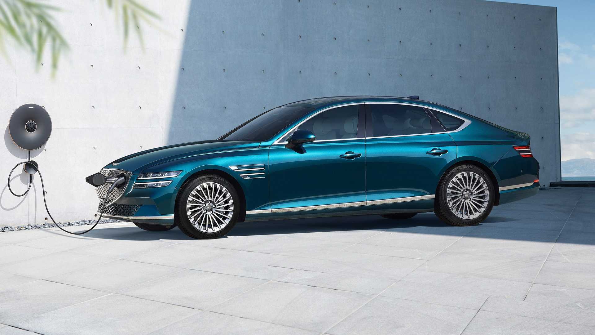 Genesis G80 Electrified (11).jpg