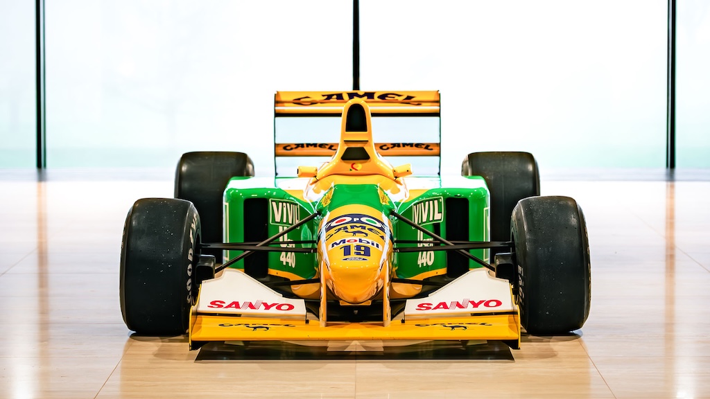 GI26E_r0008 1992 Benetton B192 Formula One ex-Michael Schumacher_004.jpg