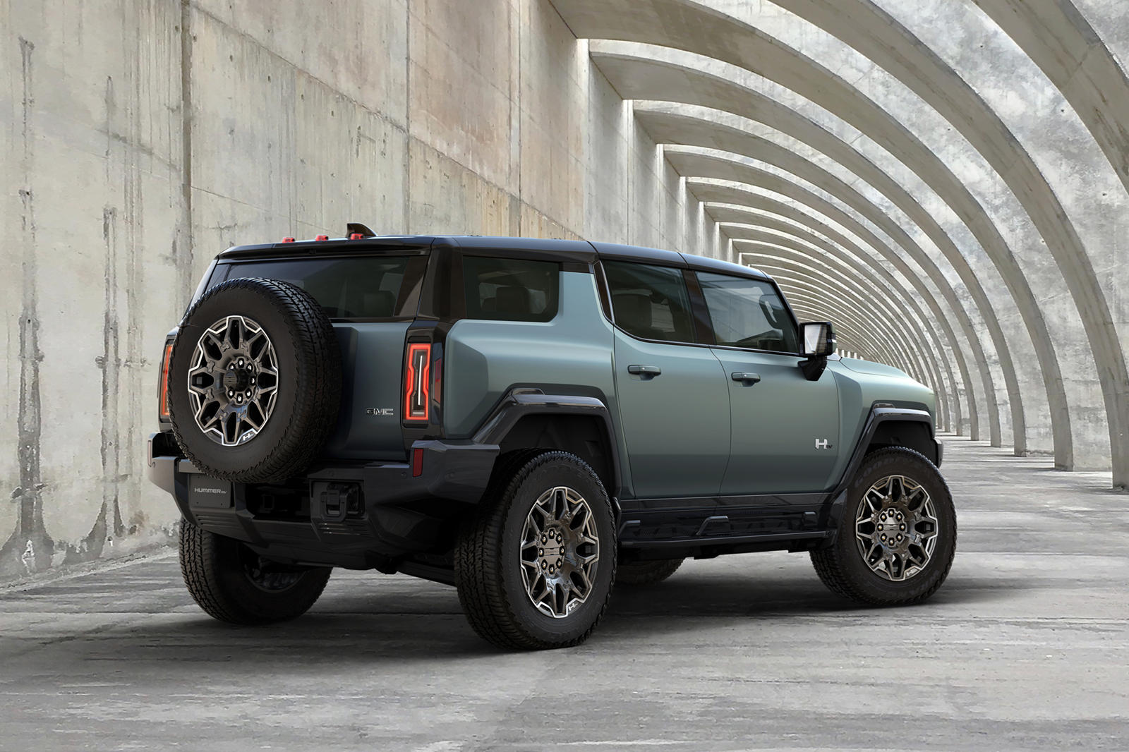 GMC-Hummer-EV-SUV (1).jpg