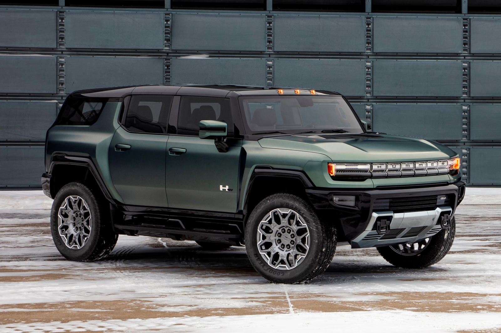 GMC-Hummer-EV-SUV (9).jpg