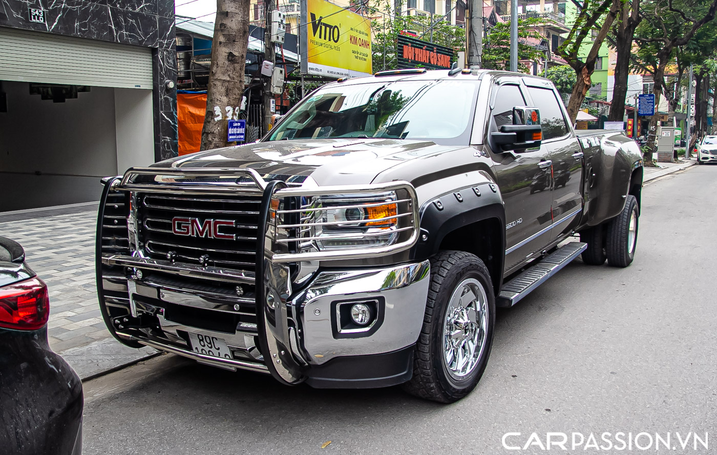 GMC Sierra (15).JPG