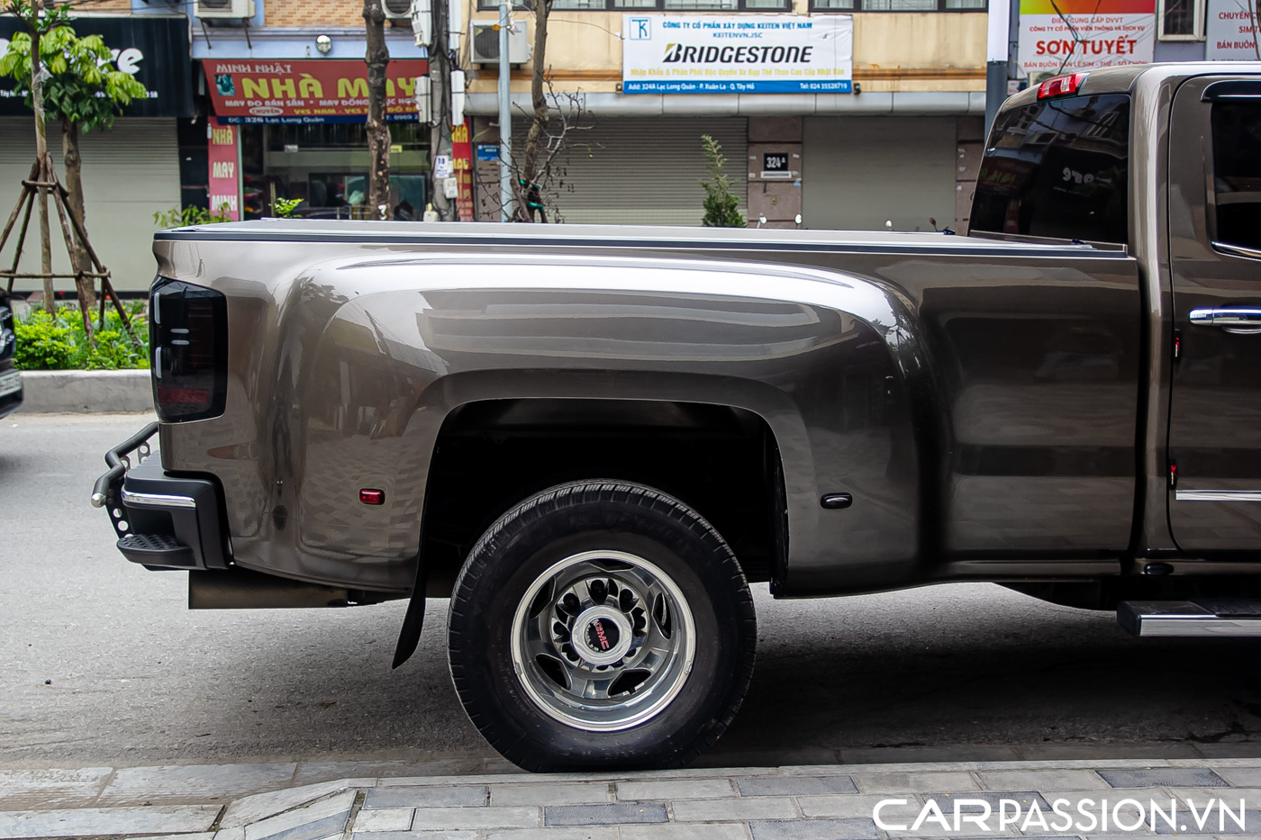 GMC Sierra (36).JPG