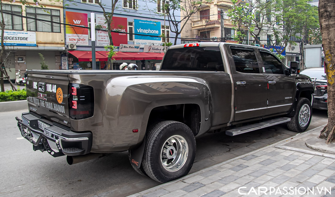 GMC Sierra (6).JPG