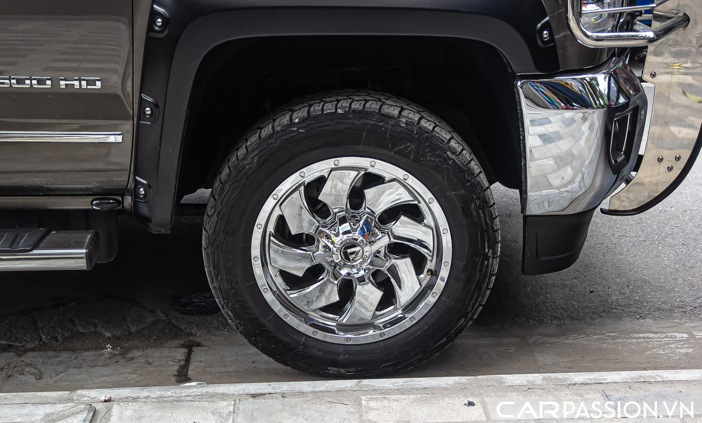 GMC Sierra (7).JPG