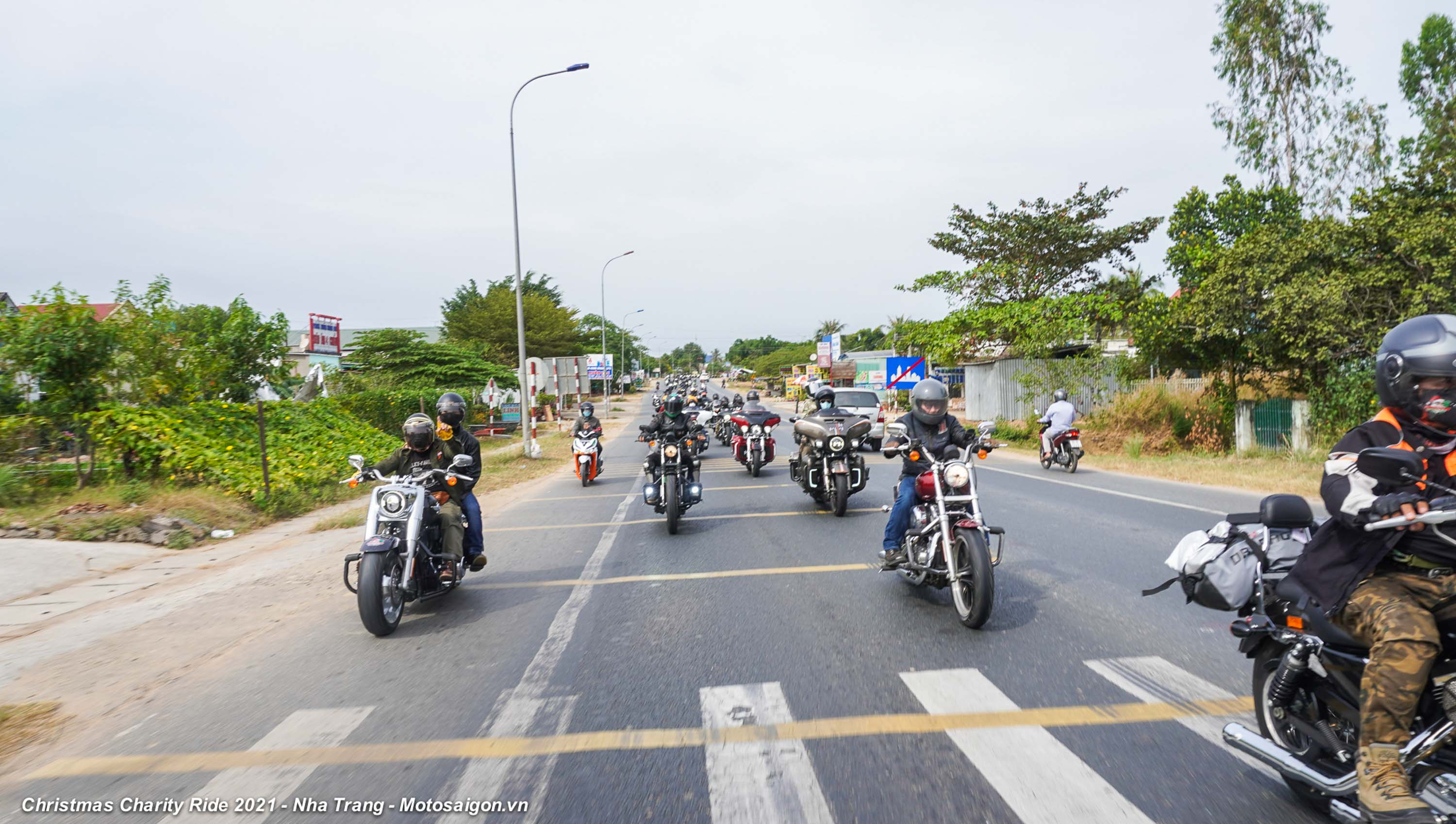 hang-tram-biker-tham-gia-Christmas-Charity-Ride-2021-anh-_5.JPG