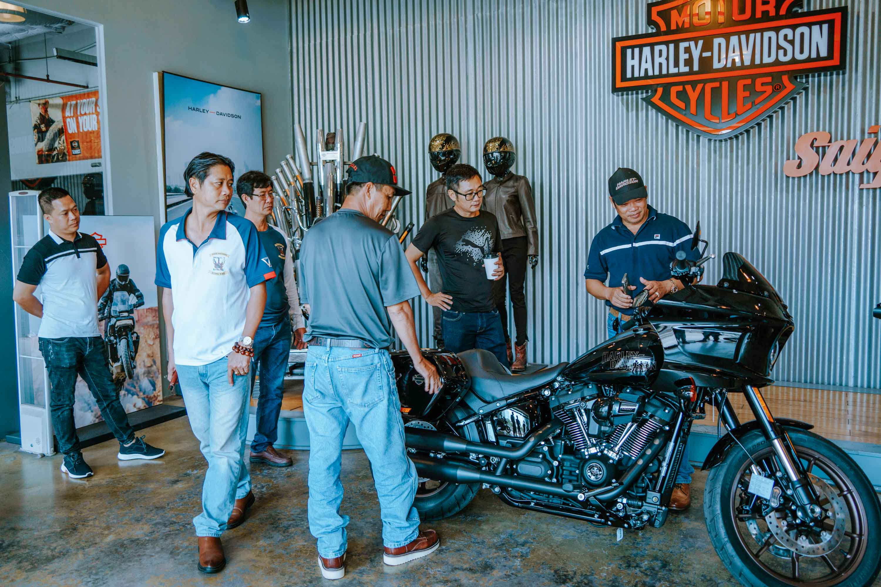 Harley-Davidson-low-rider-anh-_16.jpg