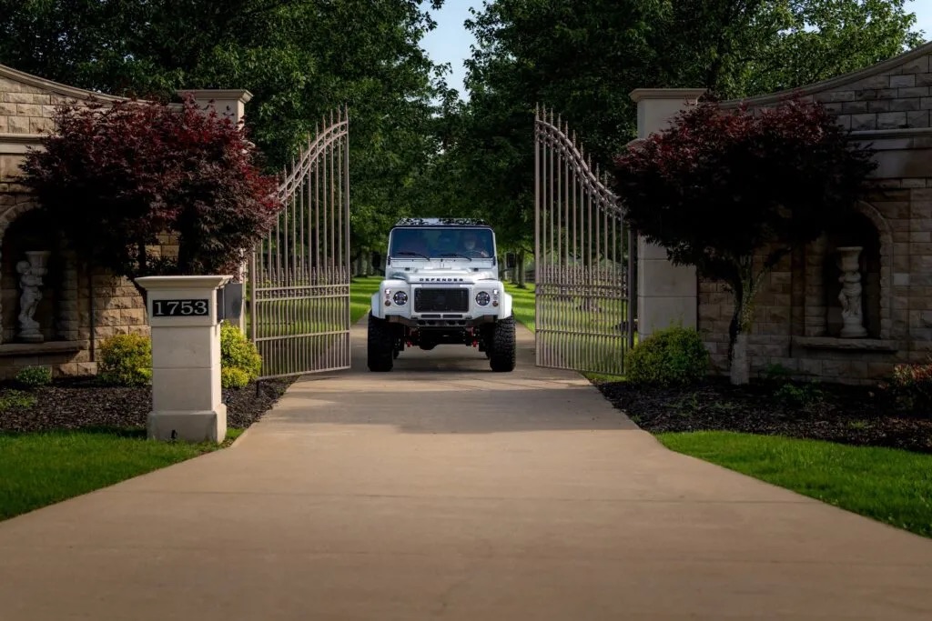 Helderberg-Land-Rover-Defender-110-White-3-1024x683.jpeg