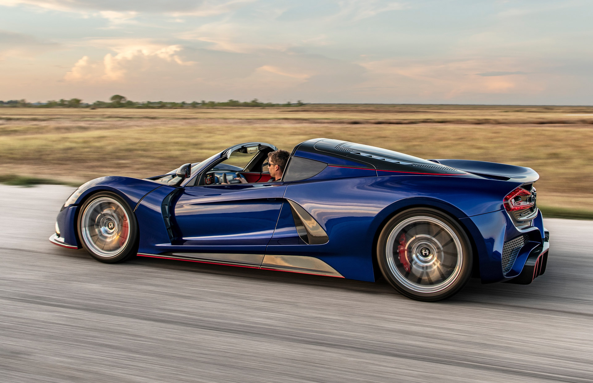 Hennessey Venom  F5 Roadster (5).JPG