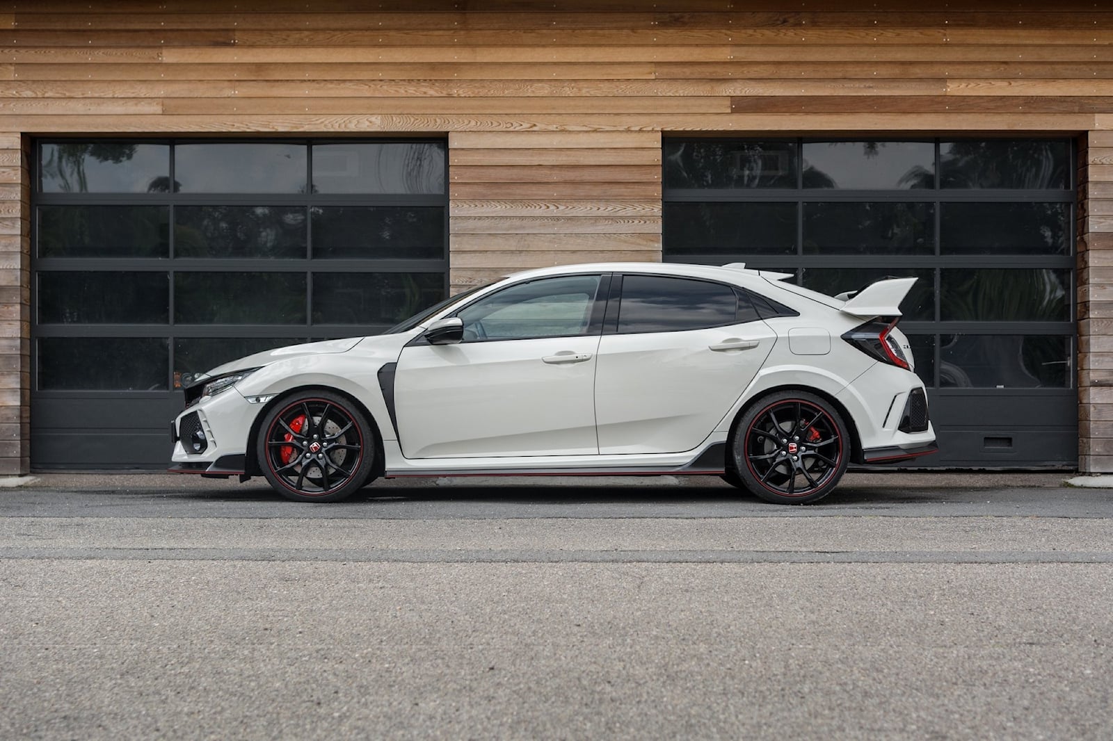 Honda Civic Type R Max Verstappen (3).jpg