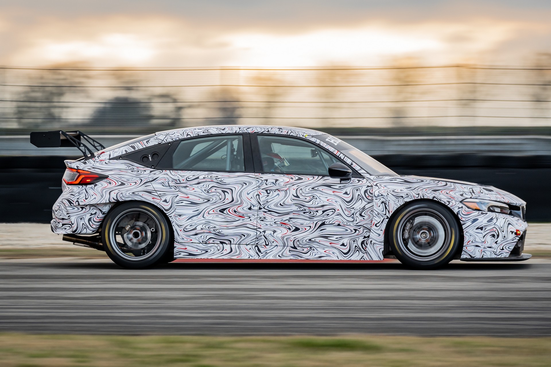Honda Civic Type R TCR (1).jpg