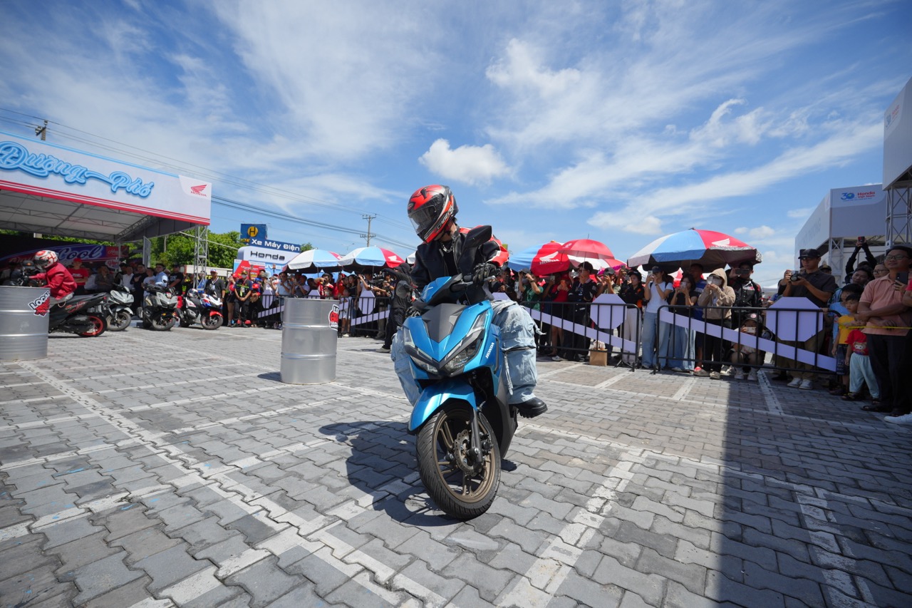 honda-vario-125-anh-6.jpeg