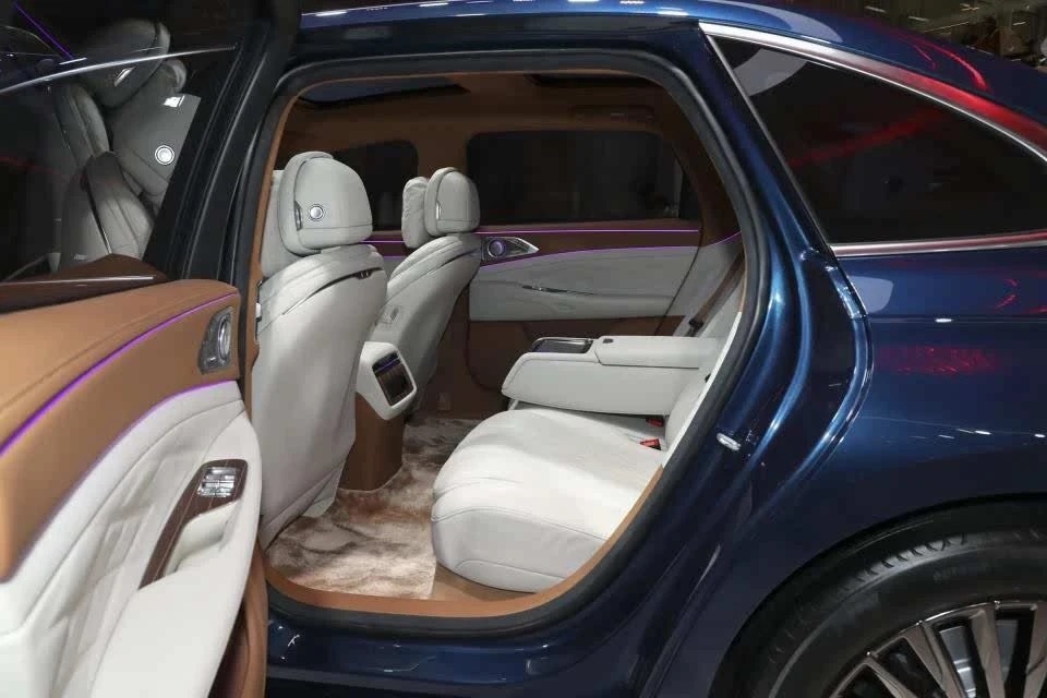 Hongqi_H9_16.jpg