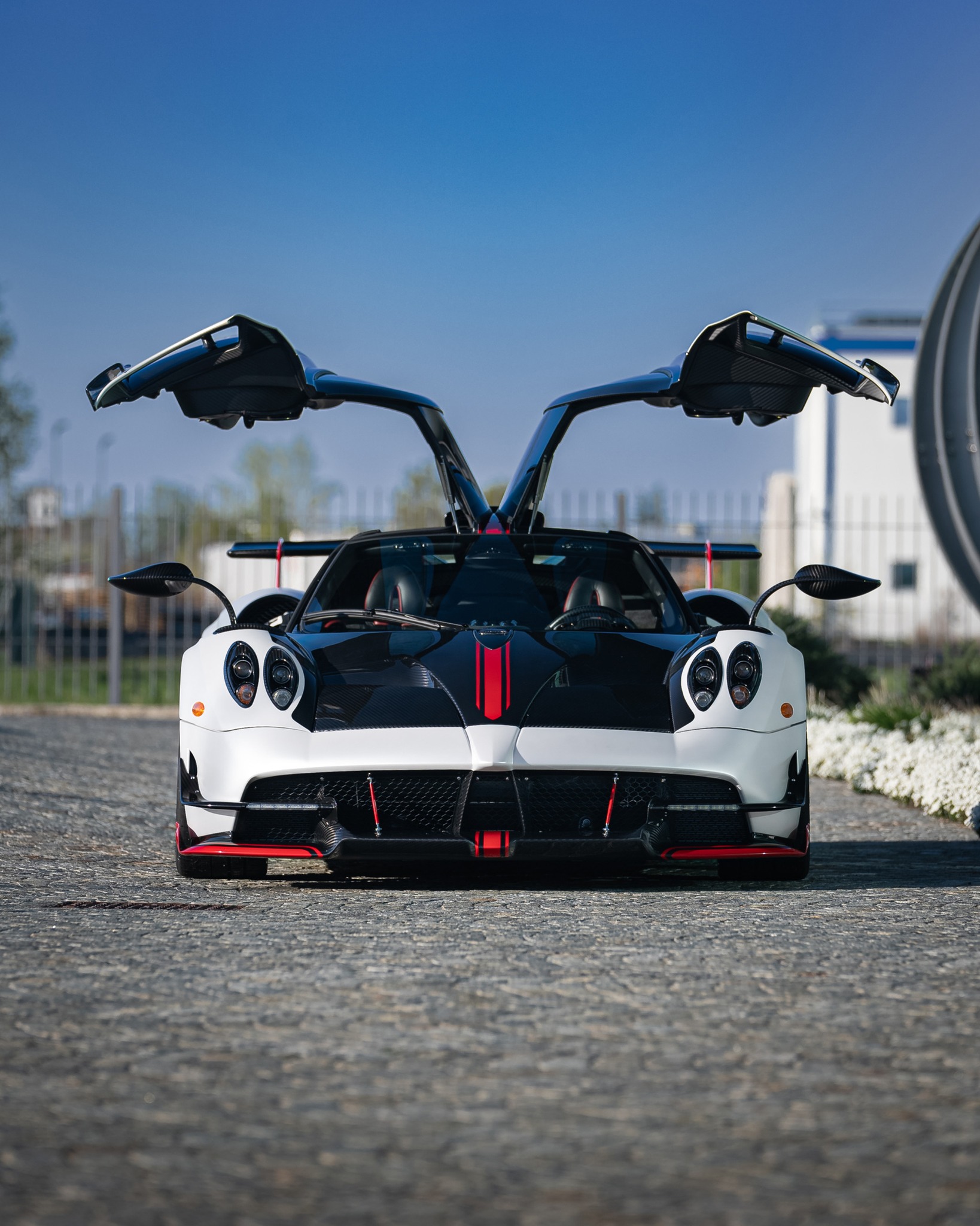 Huayra BC-anh-1.jpg