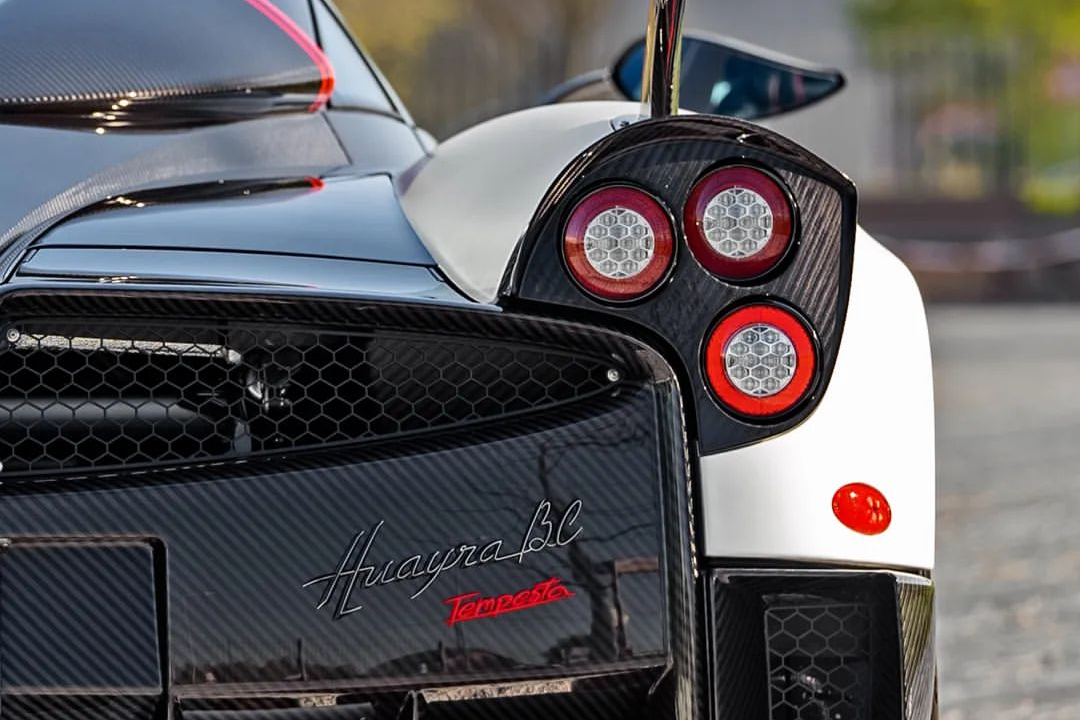 Huayra BC-anh-15.png