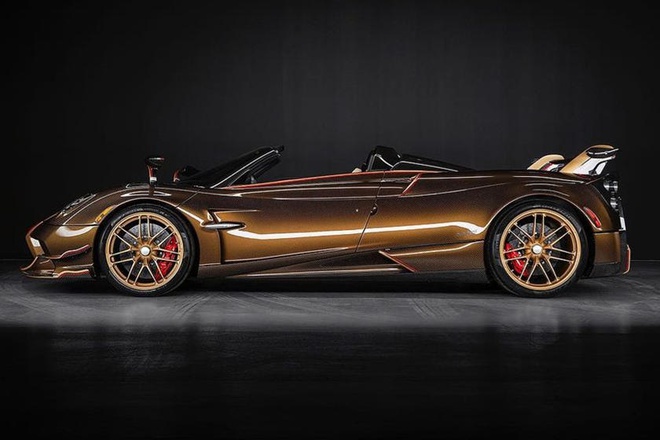 Huayra Roadster BC Supernova (2).jpg