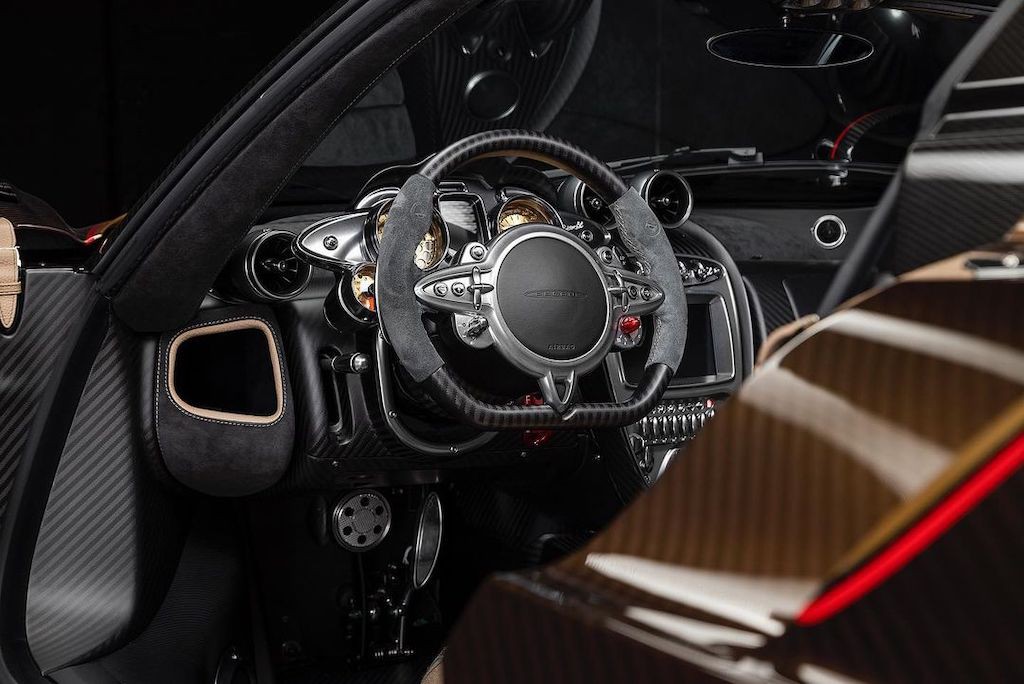 Huayra Roadster BC Supernova (3).jpg