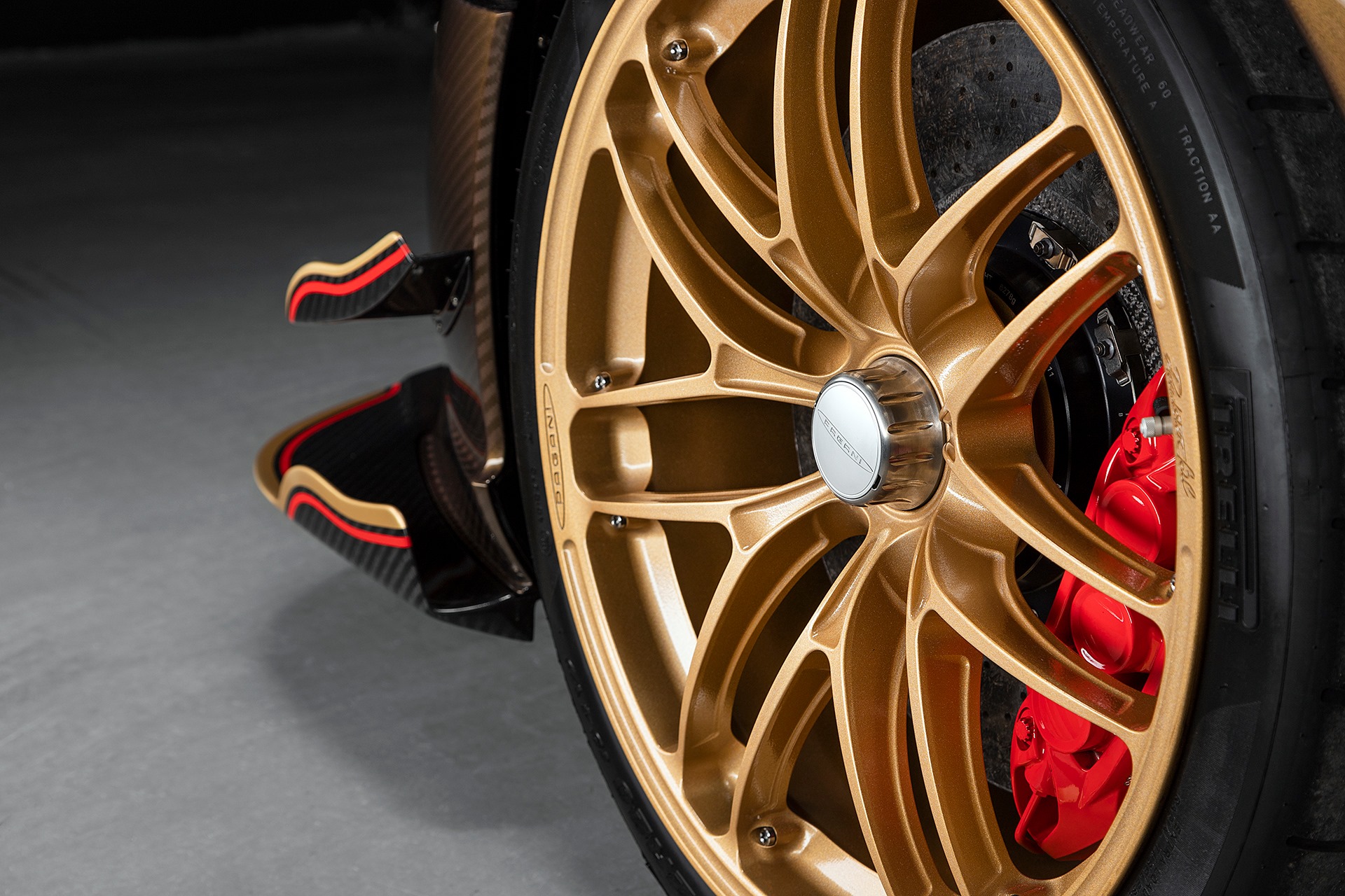Huayra Roadster BC Supernova (4).jpg