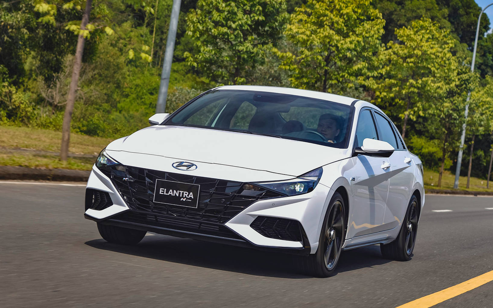Hyundai Elantra.jpg