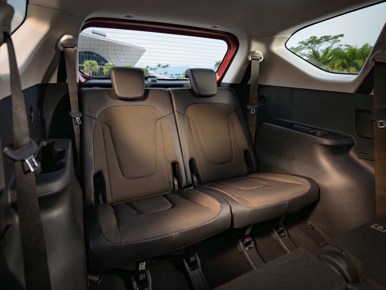 Hyundai NEW Stargazer-19 Large.jpeg