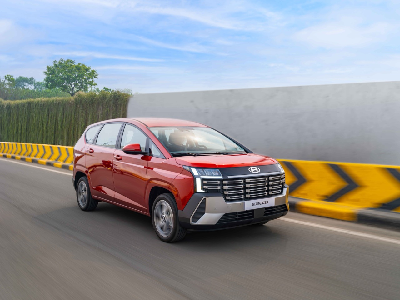 Hyundai NEW Stargazer-21 Large.jpeg