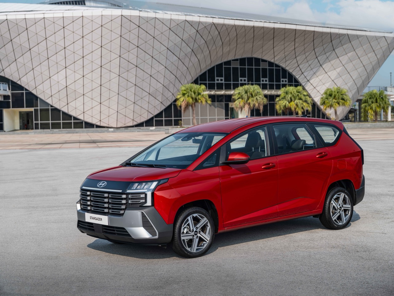 Hyundai NEW Stargazer-3 Large.jpeg