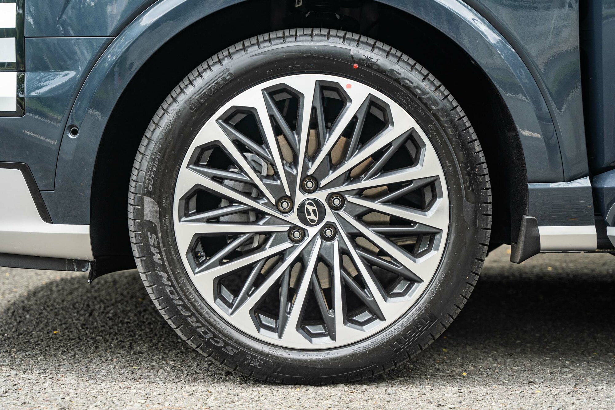 Hyundai-Palisade-Hybrid (6).jpg