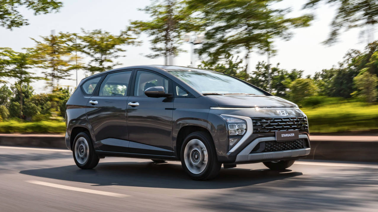 hyundai-stargazer-15-.jpg