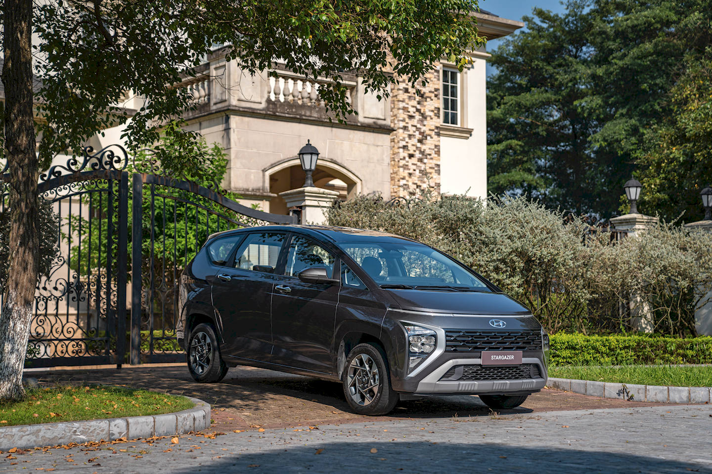Hyundai Stargazer - 4.jpg