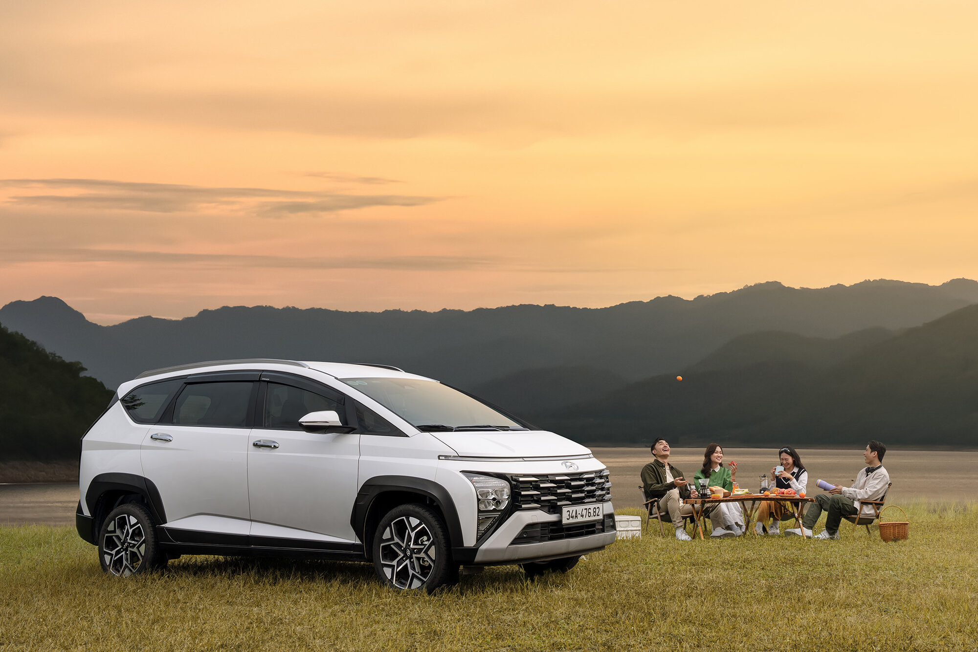 Hyundai Stargazer.jpg