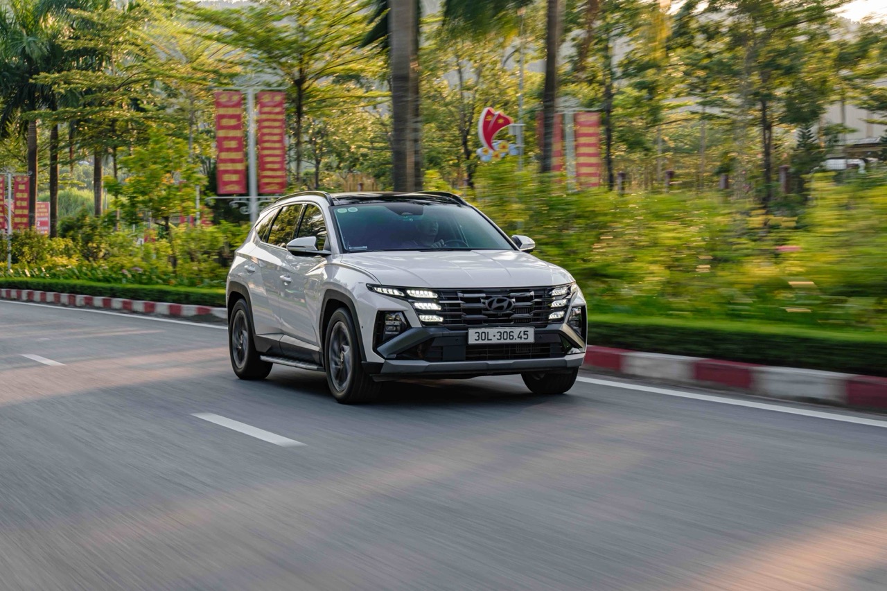 Hyundai Tucson Large.jpeg