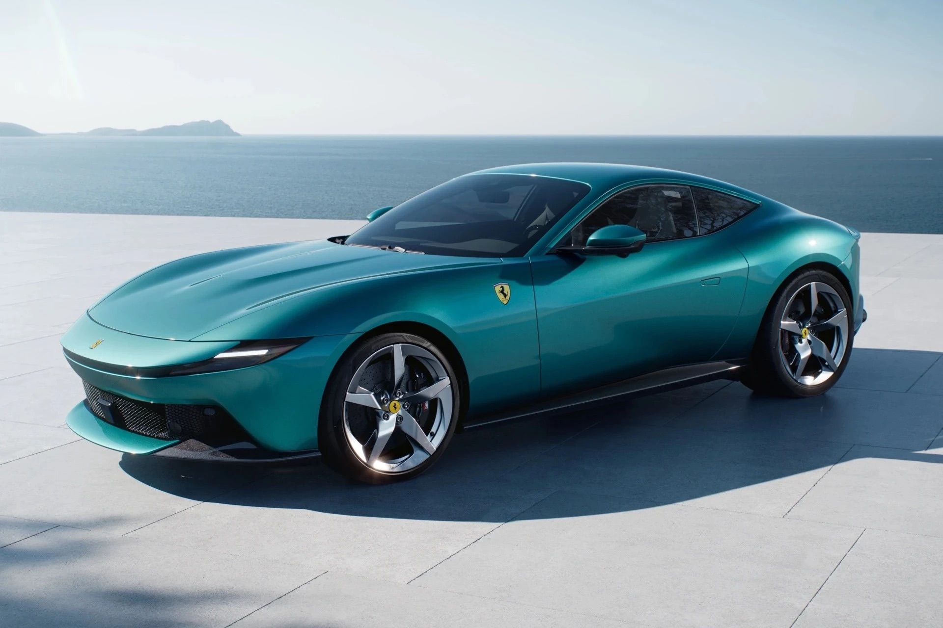 imgi_1_Ferrari_Amalfi_1.jpeg