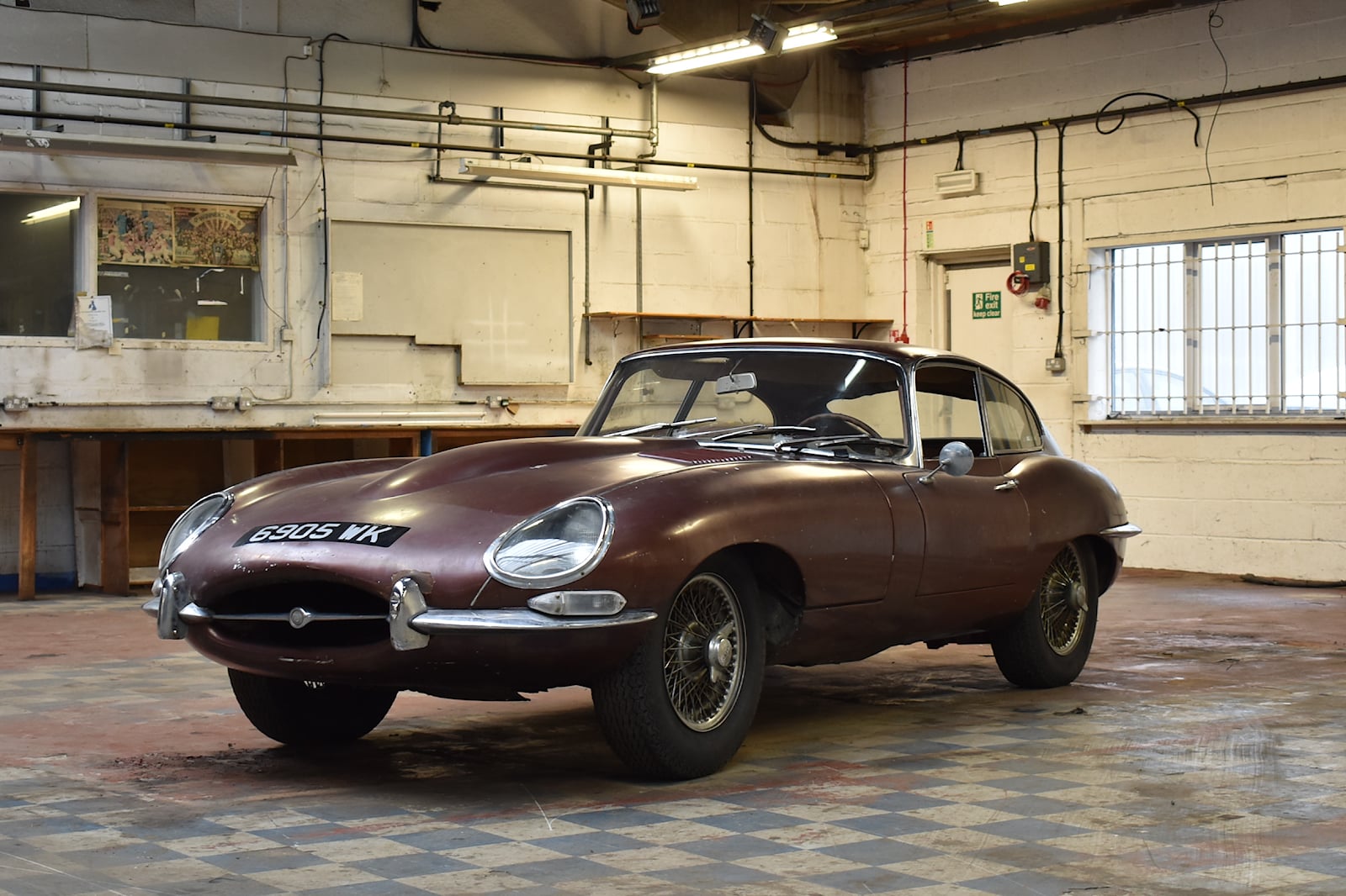 Jaguar E-Type (13).jpg
