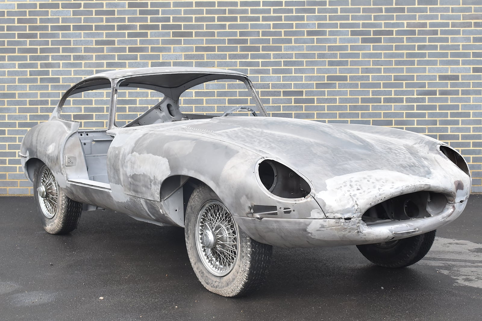 Jaguar E-Type (14).jpg