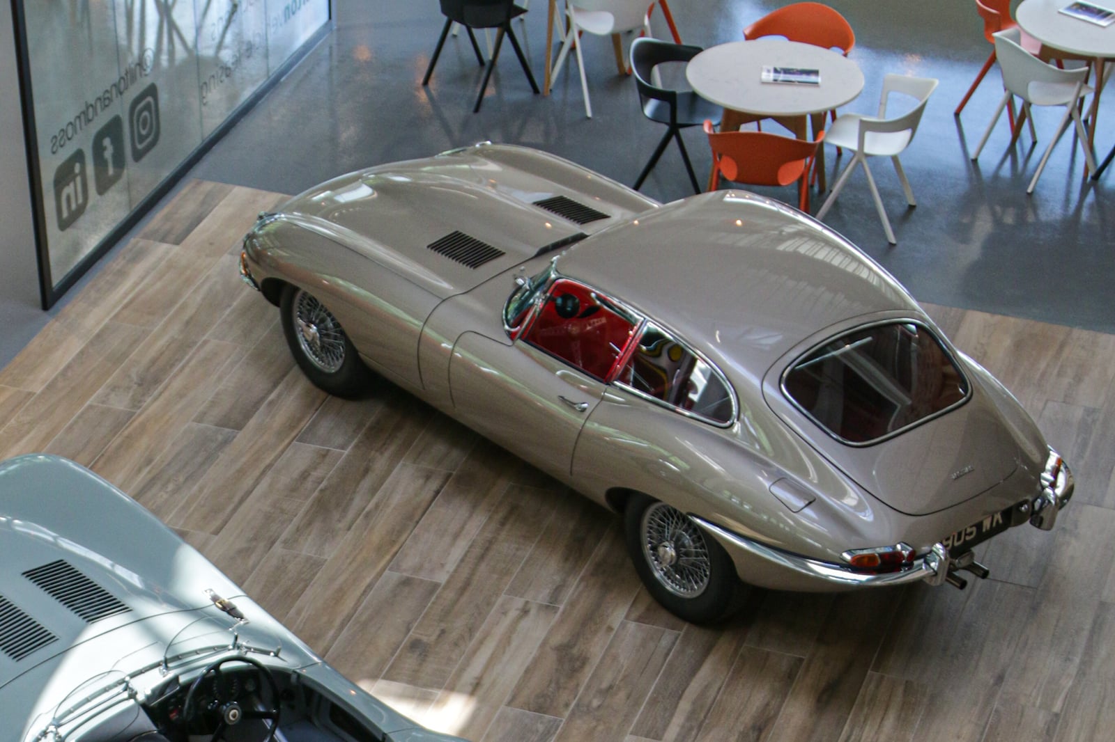 Jaguar E-Type (8).jpg
