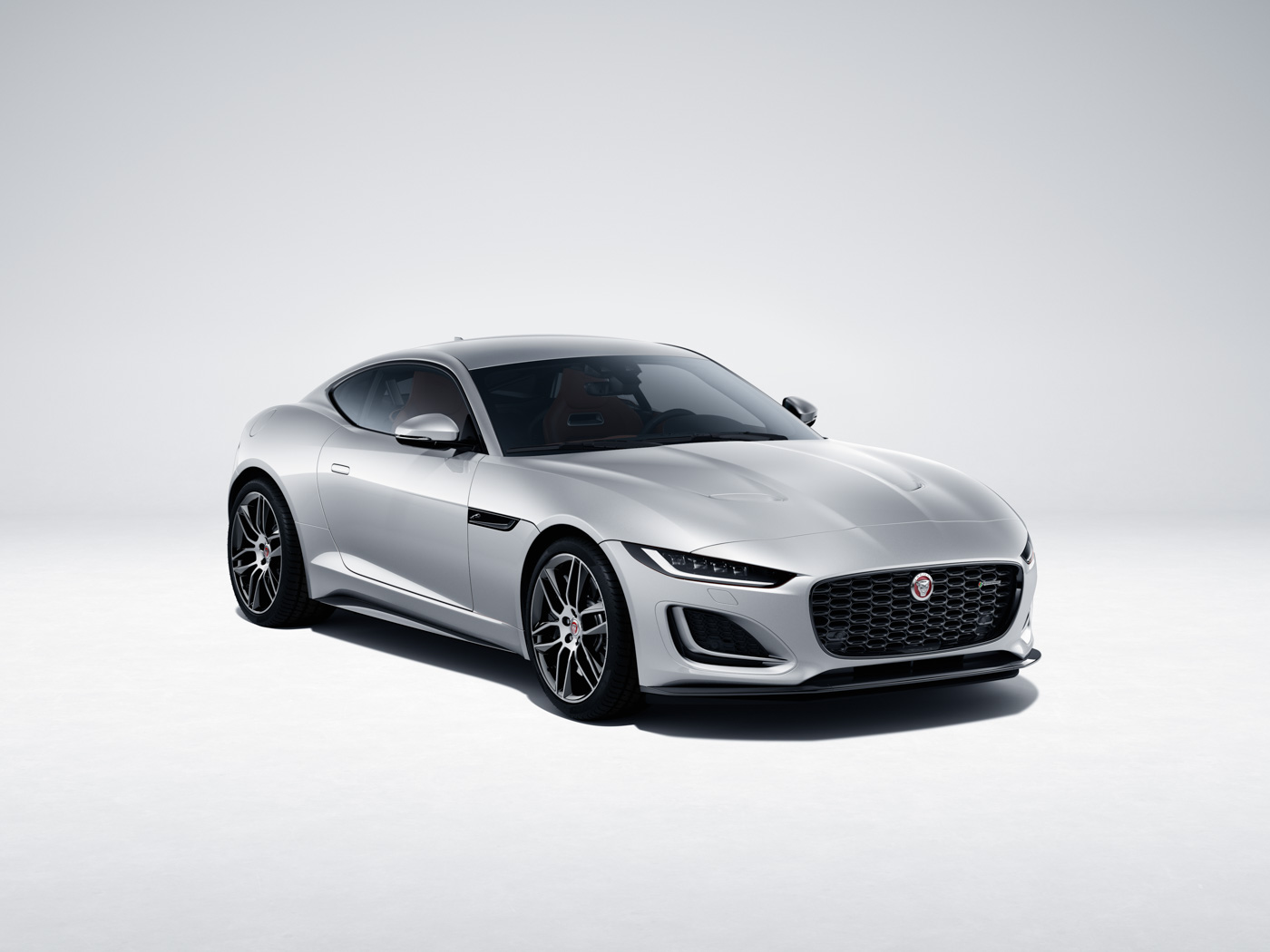 Jaguar-F-Tpye-R-Dynamic-Black-3.jpg