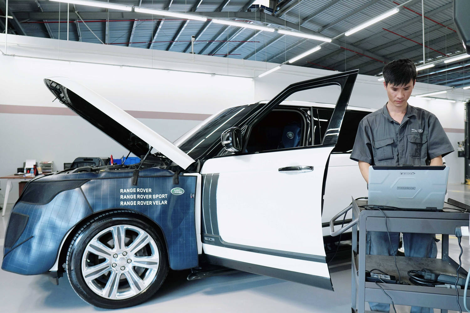jaguar-land-rover-dich-vu-03.jpg