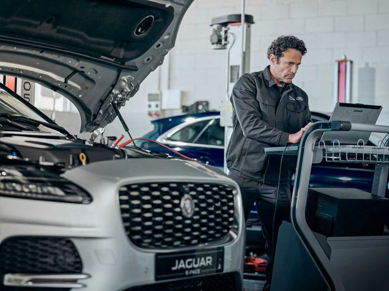 jaguar-land-rover-vietnam-uu-dai-anh.JPG